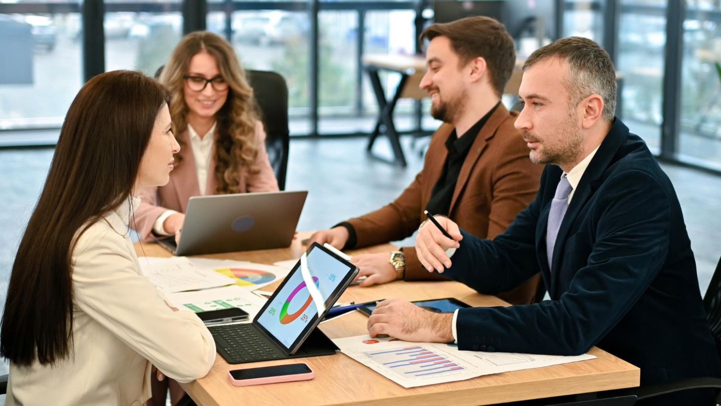 Brand Refresh vs Rebrand: Which Does Your Business Need?
